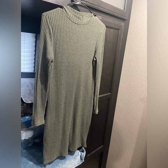 Dress - knee length - Picture 2 of 4